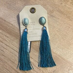 NWT ANTHROPOLOGIE TASSEL EARRING